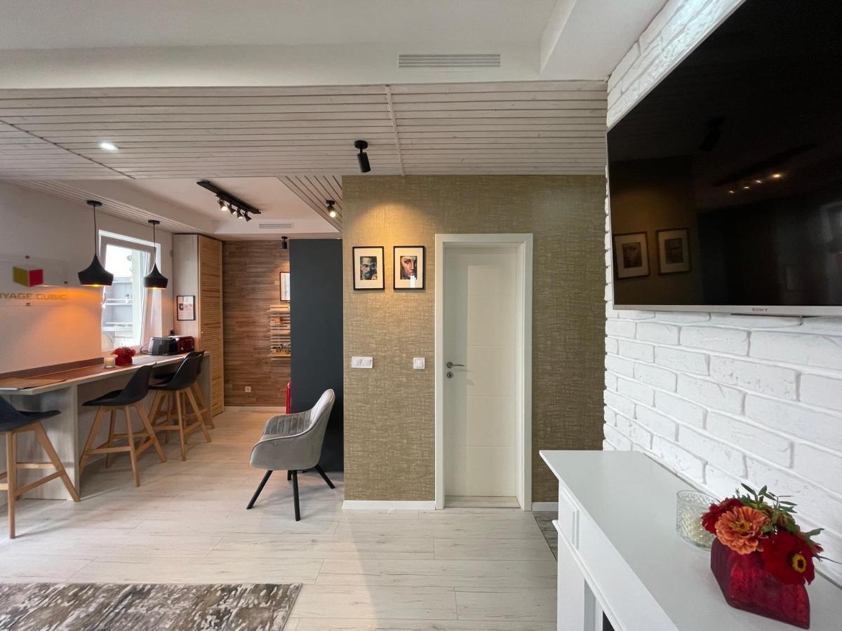 Voyage Cubic Adults Only Apartment Sibiu Luaran gambar